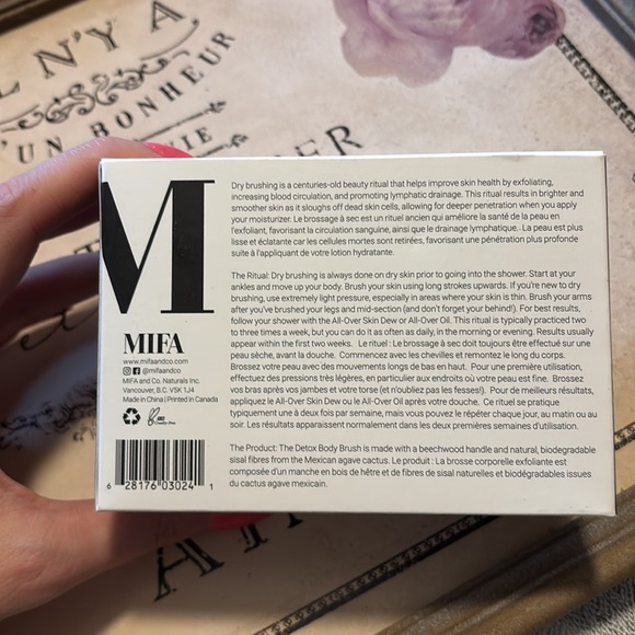 🍀NEW🍀Body Brush - Picture 2 of 4